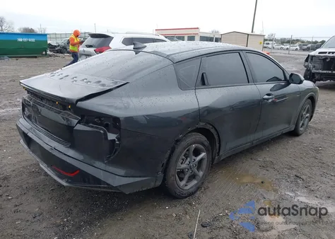 2025 Kia K4 Lxs from USA, damaged, VIN 3KPFT4DE8SE155565